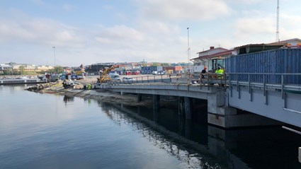 Vi ska renovera och bygga en 80 meter ny kaj.