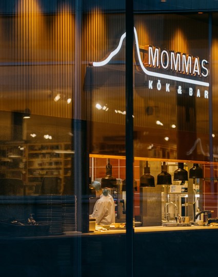 Hotellet är en trevlig mötesplats i Kiruna, med restauranger och barer.