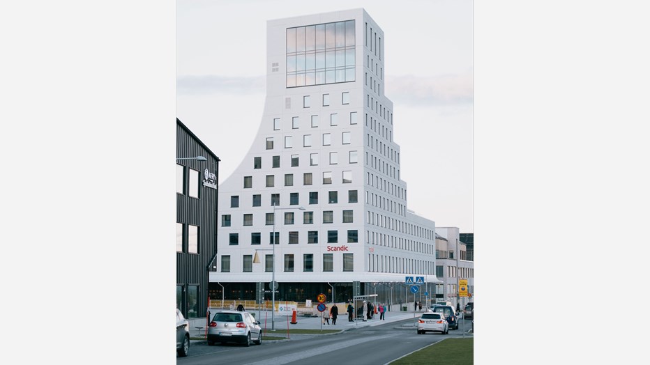 Fasaden ska påminna besökaren om Kebnekajse. Fasadbild hotell.