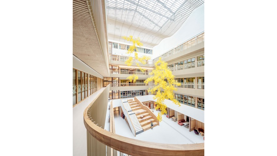 Genom Natrium får studenter, forskare och övrig personal nära till varandra och de nya moderna lokalerna bjuder in till spontana möten och interaktion. Fotograf: Felix Gerlach Genom Natrium får studenter, forskare och övrig personal nära till varandra och de nya moderna lokalerna bjuder in till spontana möten och interaktion. Fotograf: Felix Gerlach