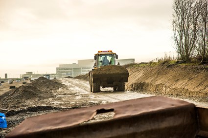 Spårvägsbygget innefattade ledningsomläggningar, markarbeten, bana, el, signal, tele, ytskiktsarbeten, hållplatser, planteringar och konstbyggnader. Foto: Kristina Strand Larsson, Lunds kommun.