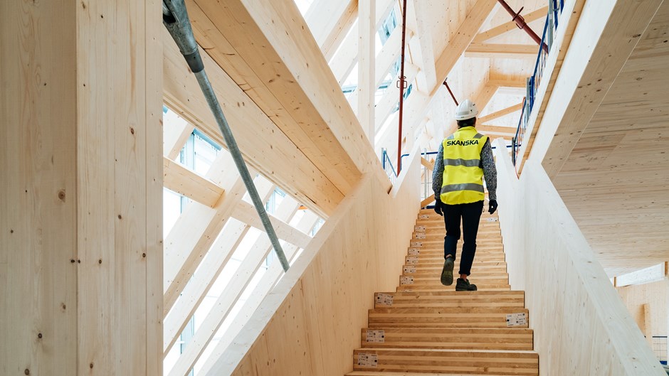 Skanska och beställaren Vöfab arbetar i samarbetsformen partnering. Det innebär  gemensamma mål för ekonomi, kommunikation och organisation.