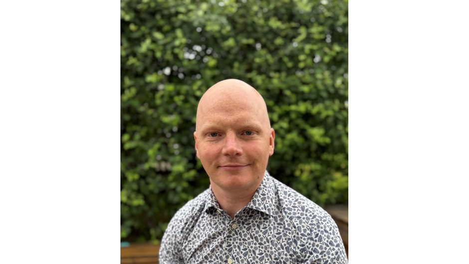 : Porträtt på Skanskas industridoktorand Carl Larsson.