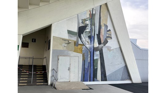 Stor muralmålning från 1950-talet på Malmö stadion.