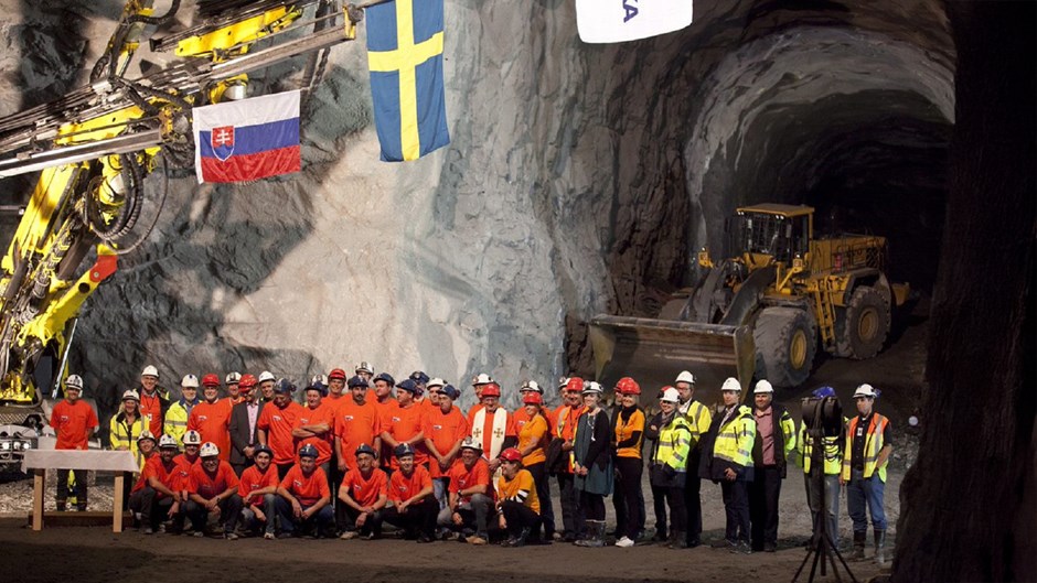 Katolsk ceremoni i Norsborgsdepån.