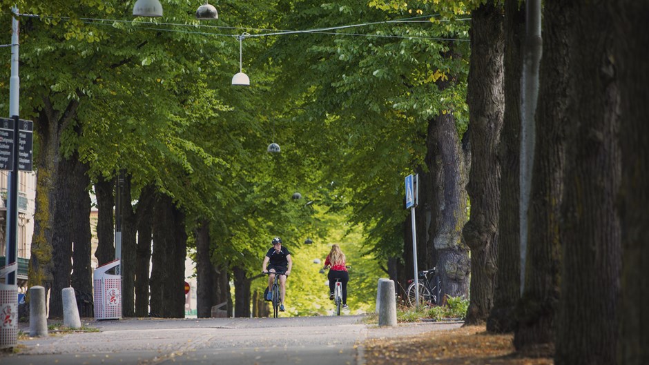 Att underlätta för cyklister har funnits med från projektets start, dels för att  Skanska jobbar aktivt med hållbarhet och dels för att det finns ett uttalat önskemål från Göteborgs Stad om att minska antalet bilar i centrum.