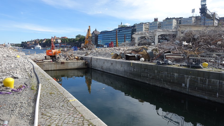 Rivning vid Slusskanalen september 2016.