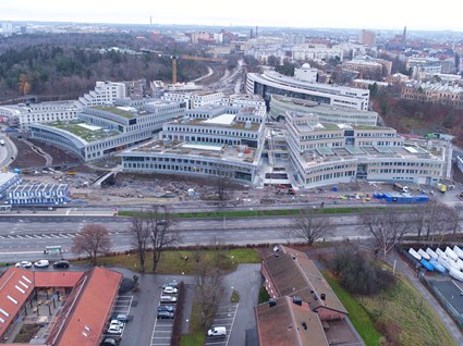 There are education premises, offices and laboratories for students, teachers and researchers.