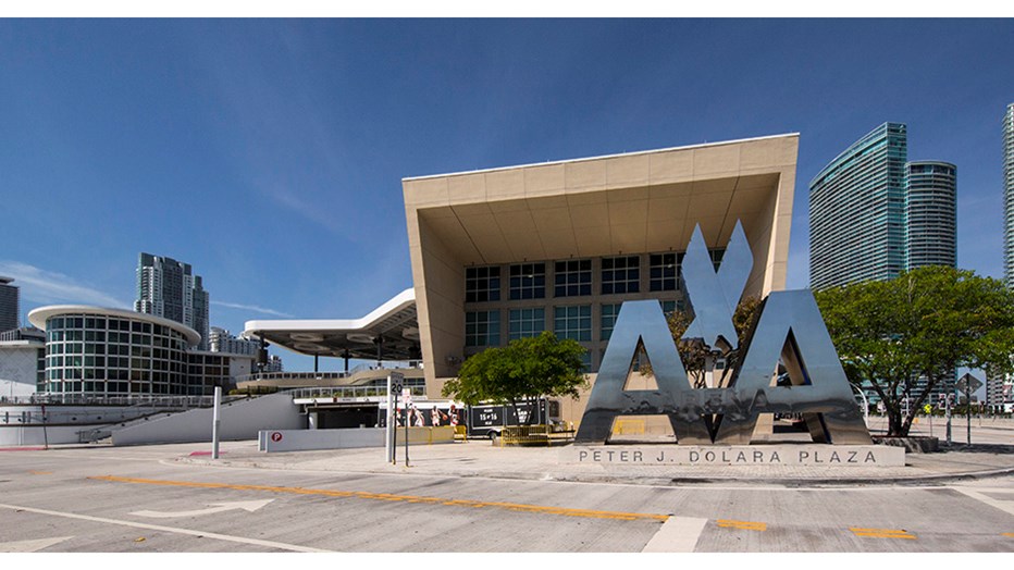 In a strategic partnership, NRG Energy Inc. and the Miami Heat had an opportunity to transform an under-utilized space at the AmericanAirlines Arena into an elegant showcase area with forward-thinking aesthetic and clean-energy design. Skanska constructed the solar pavilion on the East Plaza for pre- and post-event functions, private parties and charity events. In a strategic partnership, NRG Energy Inc. and the Miami Heat had an opportunity to transform an under-utilized space at the AmericanAirlines Arena into an elegant showcase area with forward-thinking aesthetic and clean-energy design. Skanska constructed the solar pavilion on the East Plaza for pre- and post-event functions, private parties and charity events.