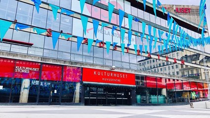 Ungefär åttio procent av fastigheten disponeras av Stadsteatern som tillfälligt har flyttat ut medan renoveringen pågår.