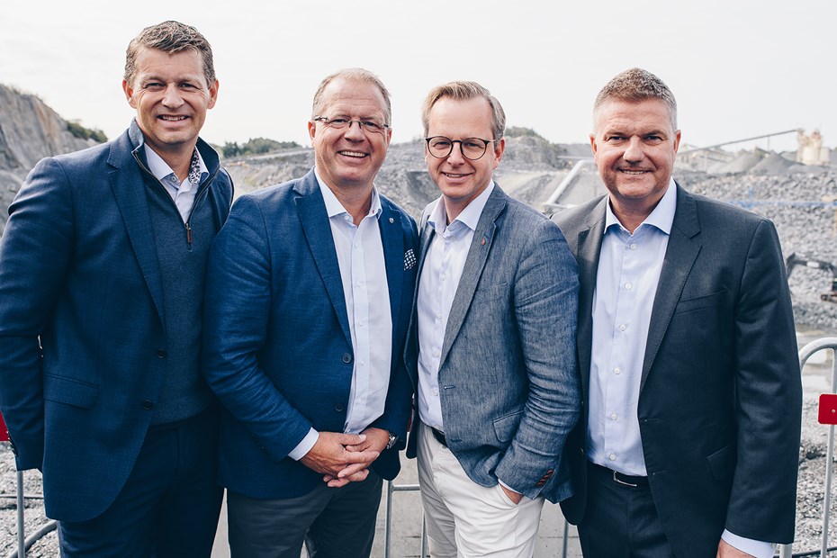 Gruppbild med Melker Jernberg, Martin Lundstedt, Mikael Damberg samt Anders Danielsson.