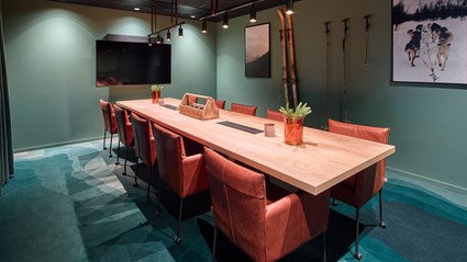 In the boardroom, guests are greeted by an interior design, inspired by Kiruna. Photo Scandic