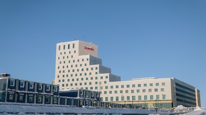 The new hotel has an attractive and central location right next to the city hall by the square in the new center of Kiruna.