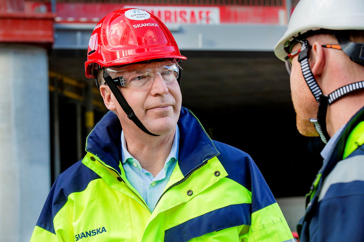 Skanska Sveriges vd Gunnar Hagman besöker kontorsprojektet Citygate i Göteborg.