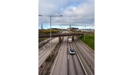 Trafik på Lundbyleden under pågående ombyggnad av broar och vägsträckor.