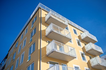 Skanska's condominium block Klövern in Täby Park.