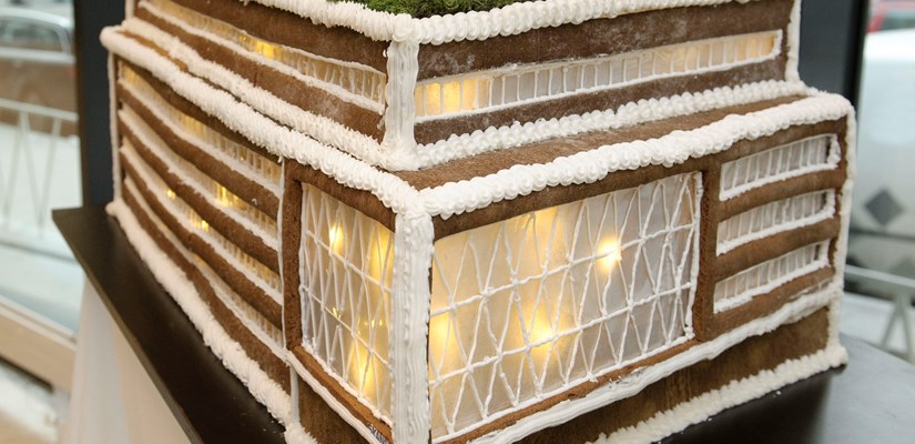 Entre Lindhagen Gingerbread House Entre Lindhagen Gingerbread House