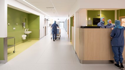 Byggnaden har planerats och utformats med patienterna och personalen i fokus. Foto Anders Bobert