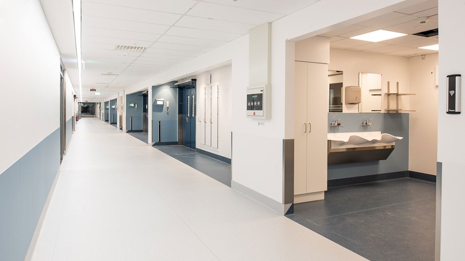 I den nya byggnaden har vi skapat en modern operationsavdelning bestående av 23 operationssalar. Foto Anders Bobert I den nya byggnaden har vi skapat en modern operationsavdelning bestående av 23 operationssalar. Foto Anders Bobert