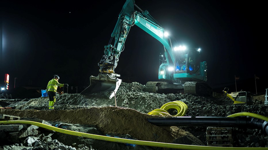 We worked around the clock during the Easter weekend. We worked around the clock during the Easter weekend.