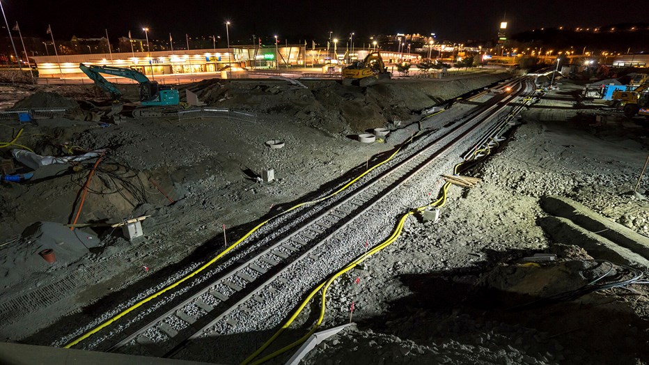 The track we are constructing will be 1,900 meters long. The track we are constructing will be 1,900 meters long.