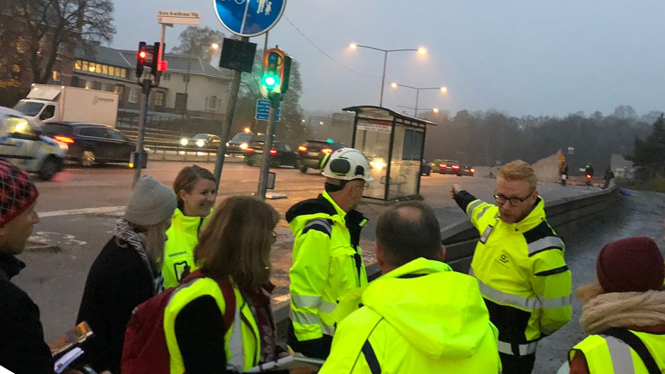 Skanskas modell för trygghetsbesiktning på byggarbetsplatsen grundar sig på Stiftelsen Tryggare Sverige modell för att skapa säkra och trygga fysiska miljöer. Byggarbetsplats Albano, Stockholm.