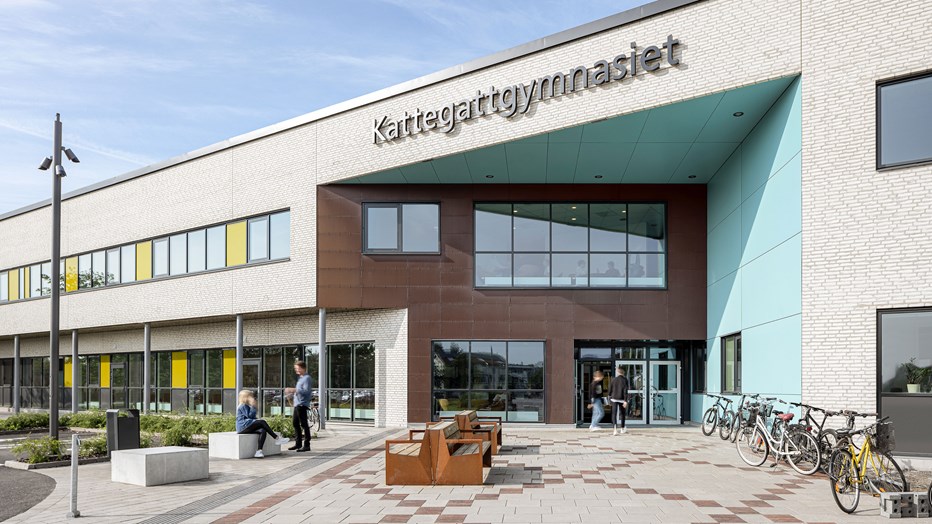 Den nya skolans får, till skillnad från den gamla, en gemensam huvudentré för alla elever, oavsett vilket program de går på. Foto Felix Gerlach Den nya skolans får, till skillnad från den gamla, en gemensam huvudentré för alla elever, oavsett vilket program de går på. Foto Felix Gerlach