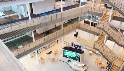 Kontorsbyggnaden är miljöcertifierad enligt BREEAMs högsta nivå – Outstanding. Foto Ulrika Hammarlund/ESS