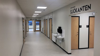I skolans korridorer kommer skolans 630 elever springa.